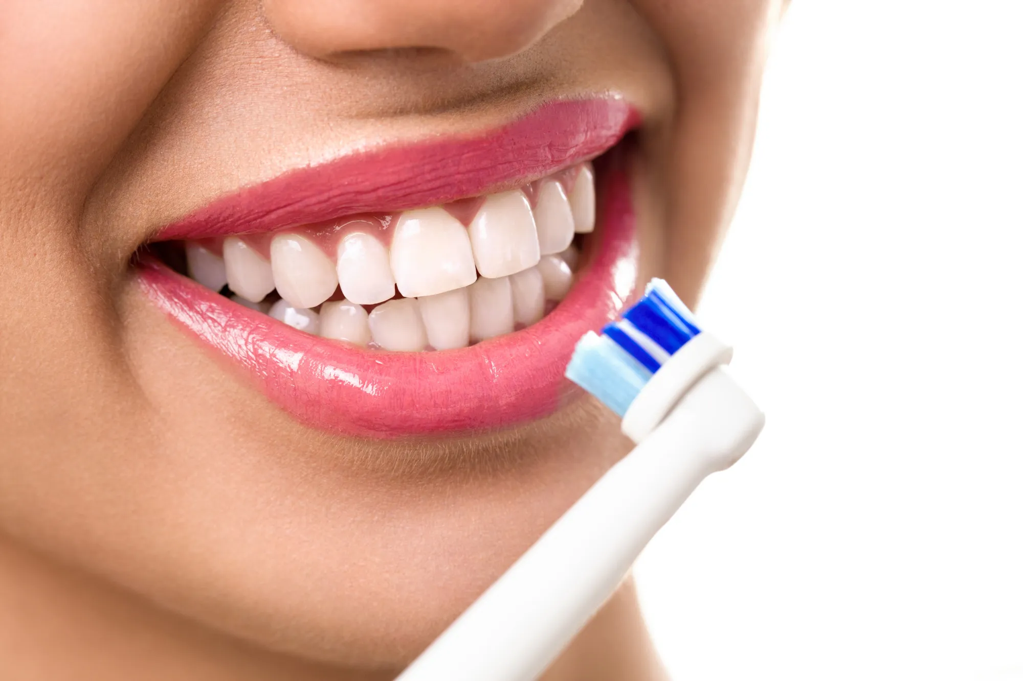 Natural Remedies to Improve Oral Health and Bright Smile